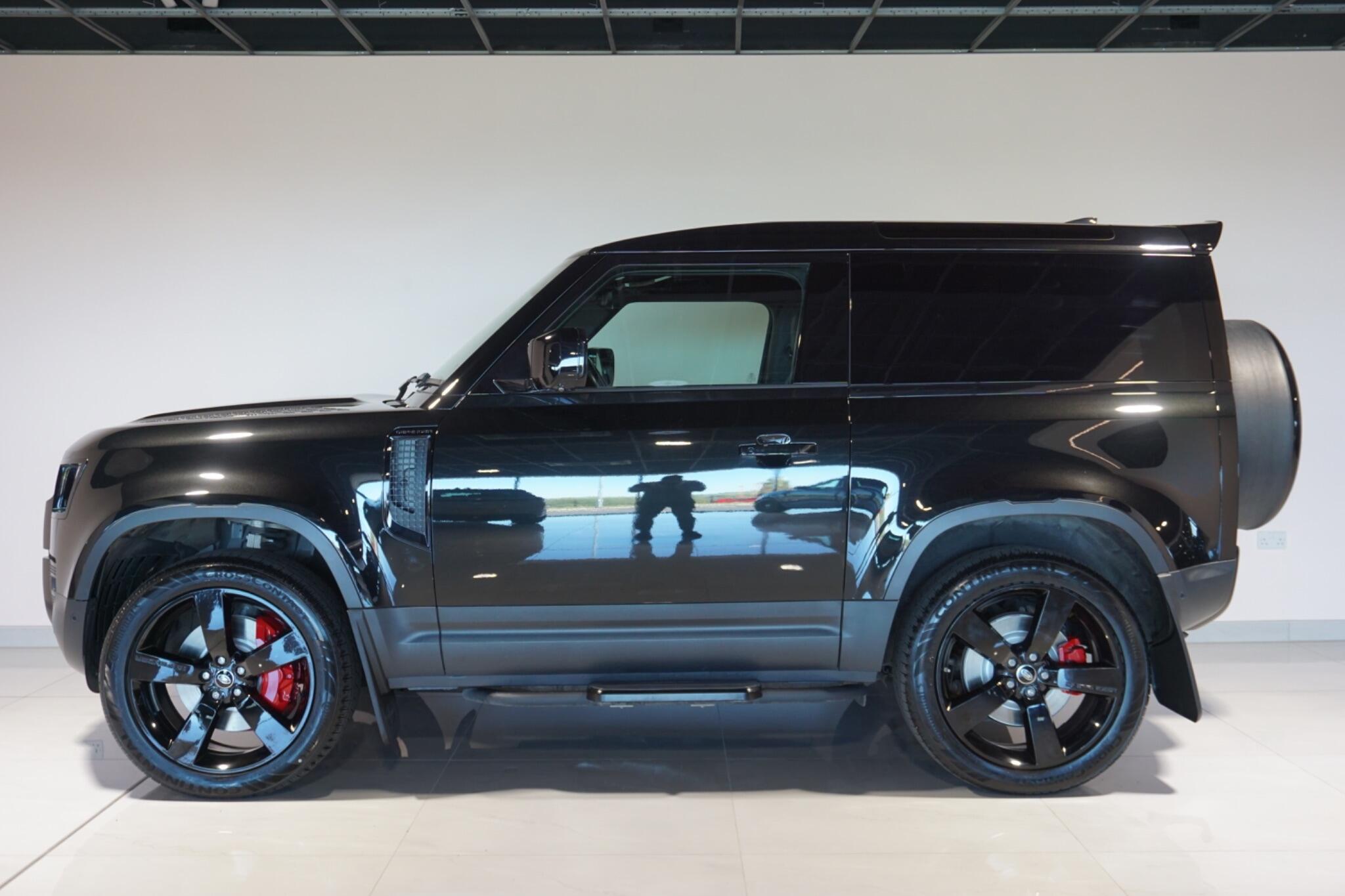 Land Rover Defender 90 3.0 D250 MHEV SE Hard Top SUV 3dr Diesel Auto 4WD SWB Euro 6 (s/s) (250 ps)
